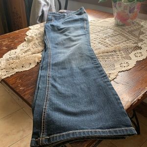 DKNY  32A  jeans